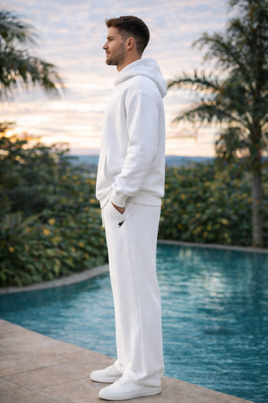 WHISPER Wide-leg joggers