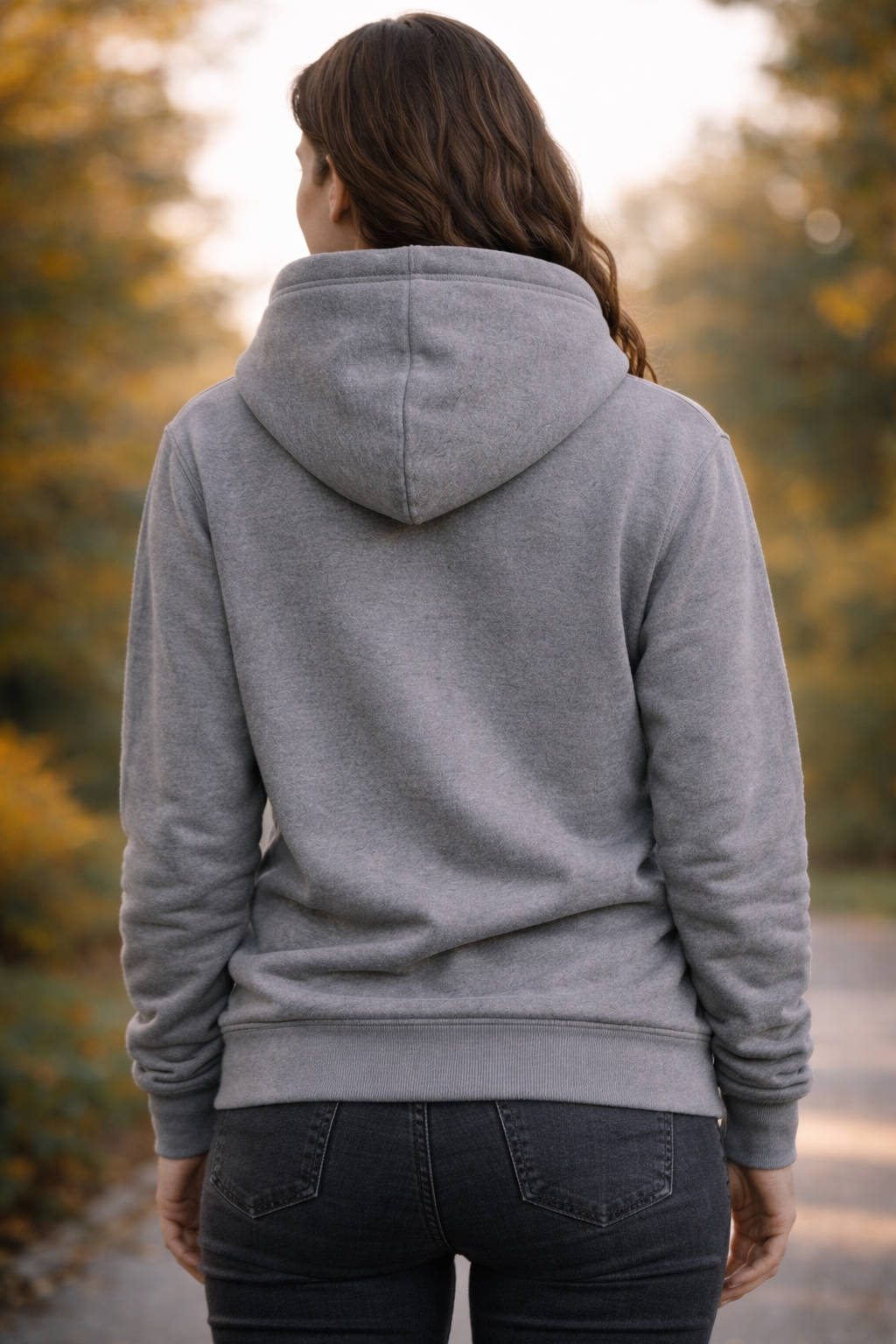 Classic Unisex Pullover Hoodie | WHISPER 18500 Black bestickt - Versanddauer 3–4 Tage.